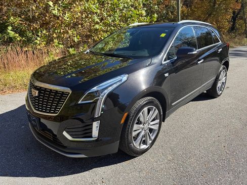 Used 2025 Cadillac XT5 Premium Luxury image 2