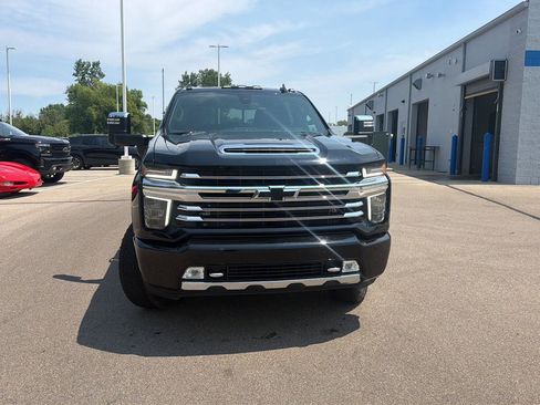Used 2022 Chevrolet Silverado 2500 High Country w/ Safety Package II AWD/4WD image 13