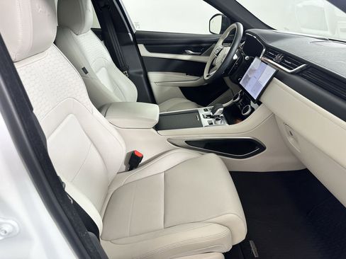 Used 2026 Jaguar F-PACE R-Dynamic S image 18