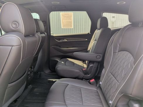 Used 2023 Buick Enclave Avenir w/ Avenir Technology Package AWD/4WD image 32