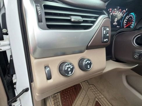 Used 2017 Chevrolet Tahoe LT w/ LT Signature Package image 26