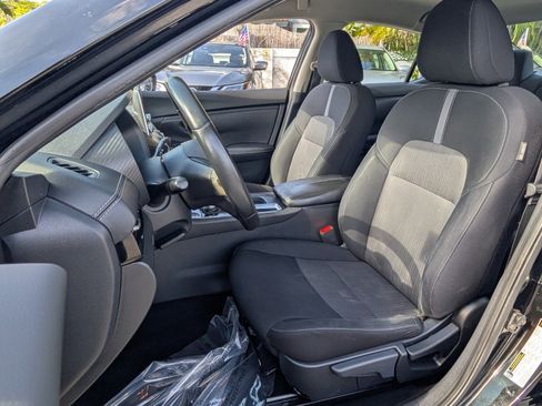 Used 2022 Nissan Sentra SV w/ All-Weather Package image 10