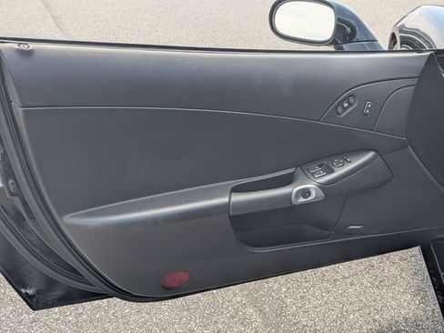 Used 2007 Chevrolet Corvette Convertible w/ Preferred Equipment Group RWD image 9