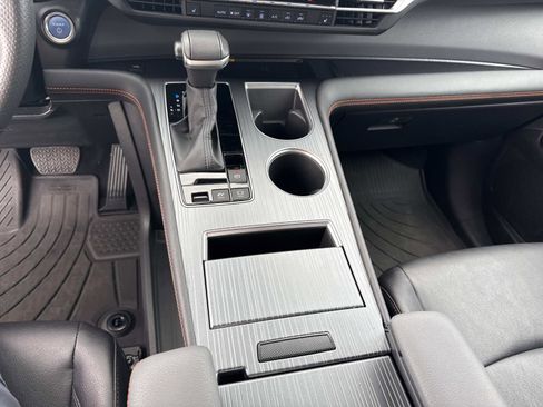 Used 2024 Toyota Sienna XSE image 28