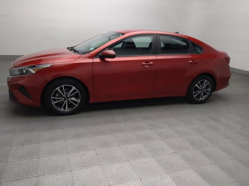 Used 2022 Kia Forte LXS FWD image 2