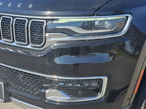 Used 2023 Jeep Wagoneer L Series III w/ Preferred Equipment Group AWD/4WD image 5