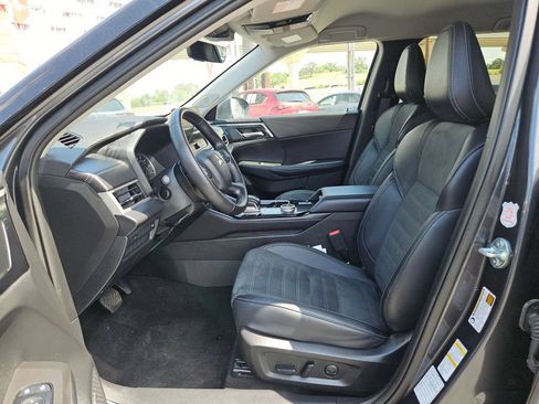Used 2025 Mitsubishi Outlander SE AWD/4WD image 11