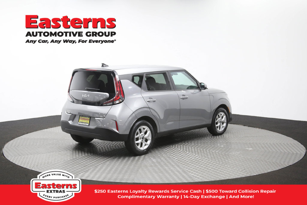 Used 2023 Kia Soul LX w/ LX Technology Package FWD image 42
