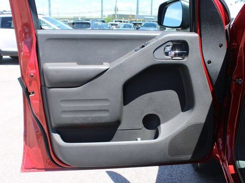 Used 2018 Nissan Frontier Desert Runner RWD image 10