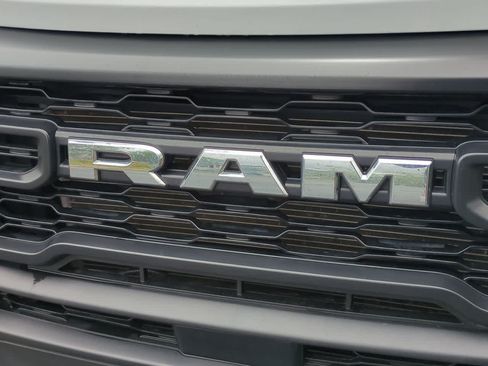 Used 2025 RAM ProMaster 2500 w/ Convenience Group FWD image 12
