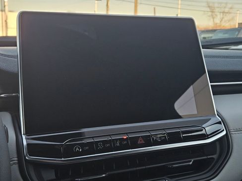 New 2026 Jeep Compass Limited image 17