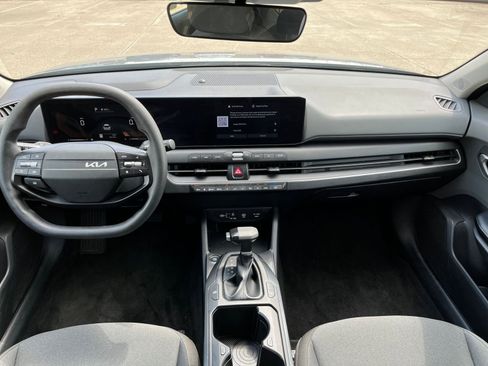 Used 2025 Kia K4 LXS image 17