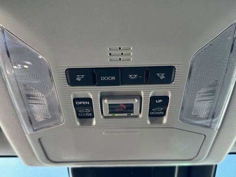 Used 2025 Toyota RAV4 XLE image 42