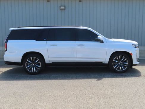 Used 2022 Cadillac Escalade ESV Sport w/ Touring Package AWD/4WD image 2