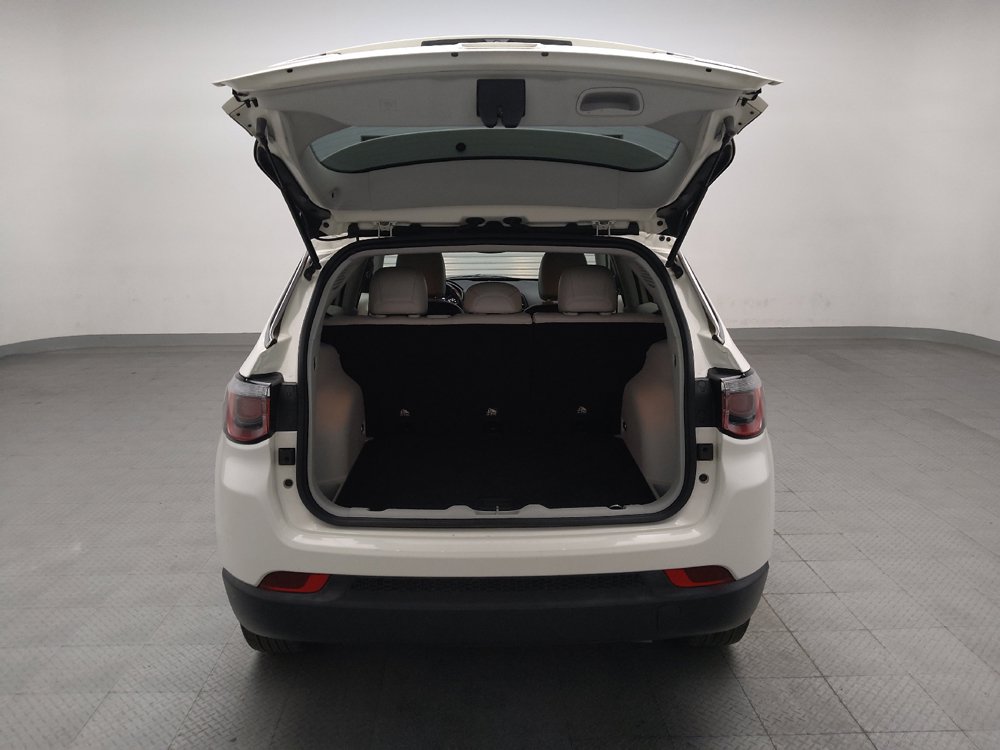 Used 2018 Jeep Compass Latitude w/ Popular Equipment Group FWD image 29