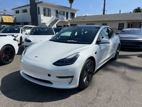 Used 2023 Tesla Model 3 Standard Range RWD image 1