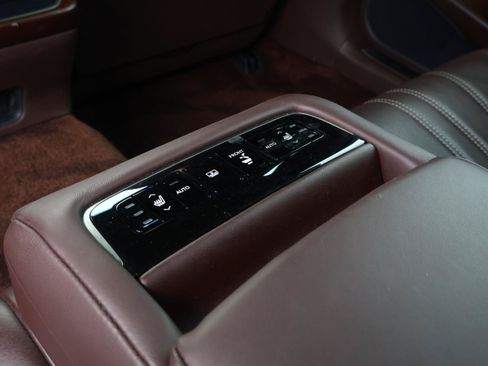 Used 2020 Lexus LS 500 w/ Interior Upgrade Package RWD image 20