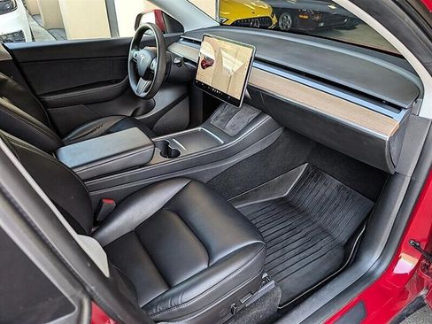 Used 2021 Tesla Model Y Long Range AWD/4WD image 4