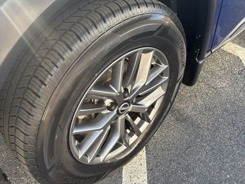 Used 2023 Nissan Rogue S image 12