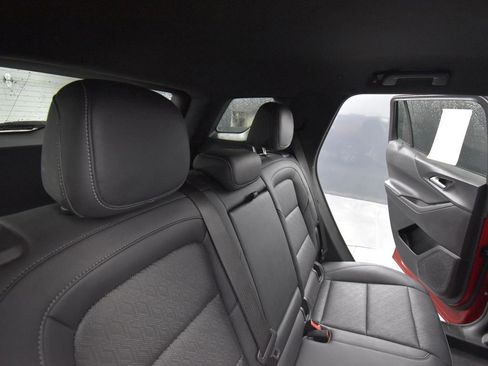 Used 2025 Chevrolet Equinox LT w/ Convenience Package II image 19