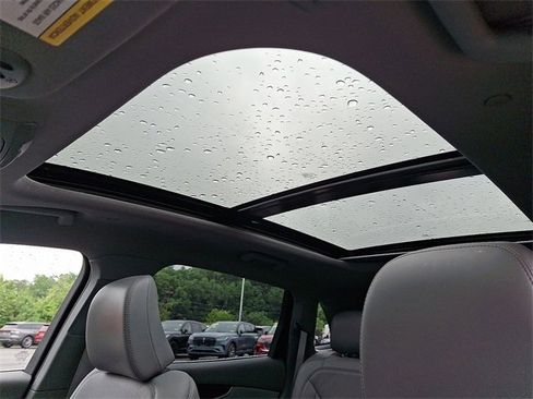 Certified 2022 Lincoln Nautilus Reserve image 16