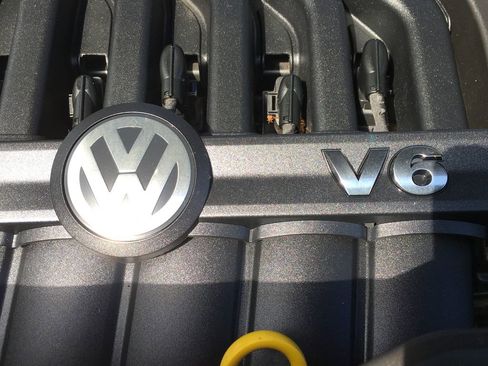Used 2018 Volkswagen Atlas SE FWD image 15