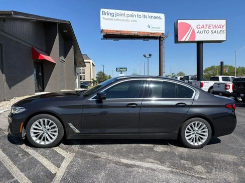 Used 2021 BMW 530i xDrive w/ Premium Package AWD/4WD image 2