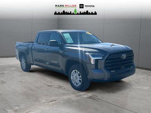 Used 2025 Toyota Tundra SR5 w/ SR5 Premium Package AWD/4WD image 7