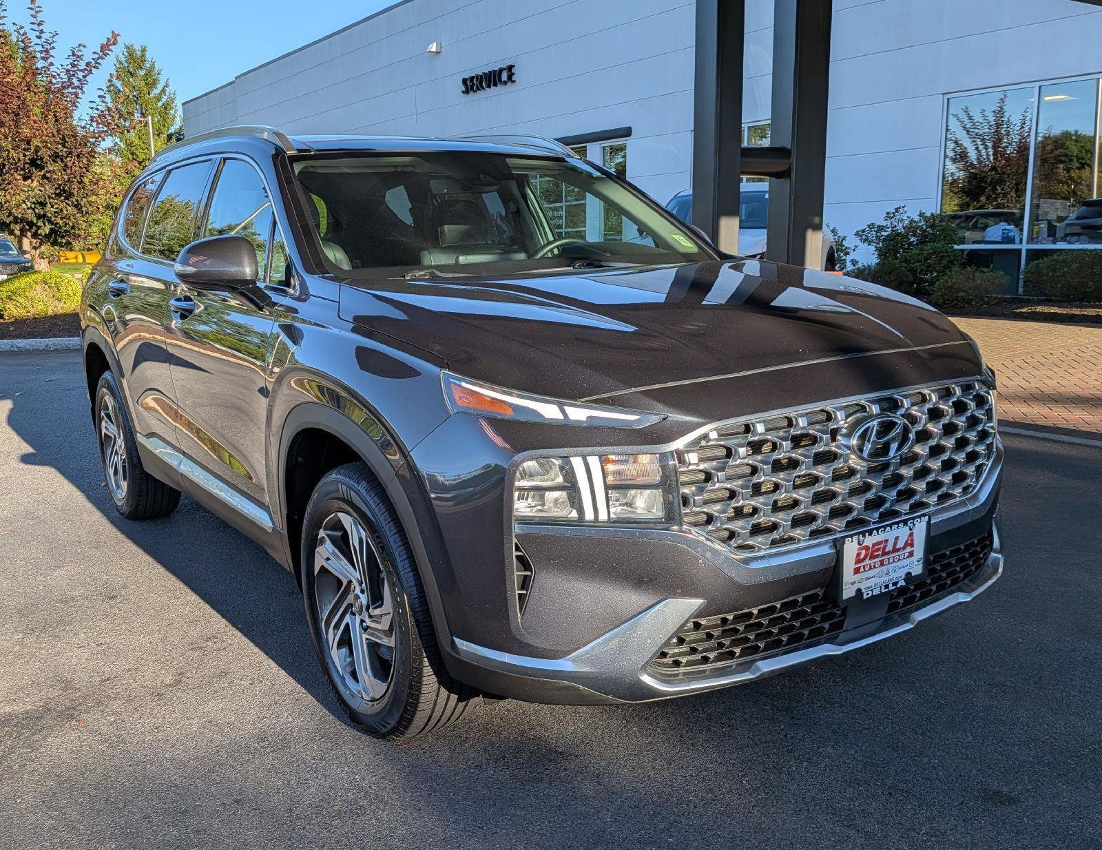 Used 2022 Hyundai Santa Fe SEL w/ Convenience + Premium Package AWD/4WD image 4