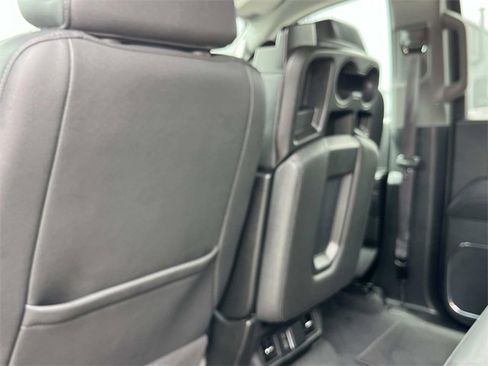 Used 2024 GMC Sierra 1500 SLT image 19