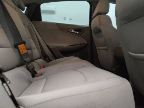 Used 2018 Chevrolet Malibu LS w/ LPO, Convenience Package 1 FWD image 19