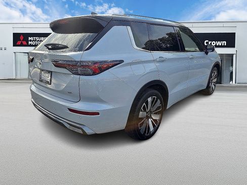 New 2025 Mitsubishi Outlander SEL image 4