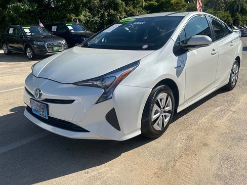 Used 2016 Toyota Prius Three Touring image 27