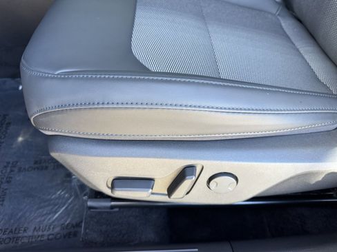 Used 2024 Kia Niro EX w/ EX Cold Weather Package image 34