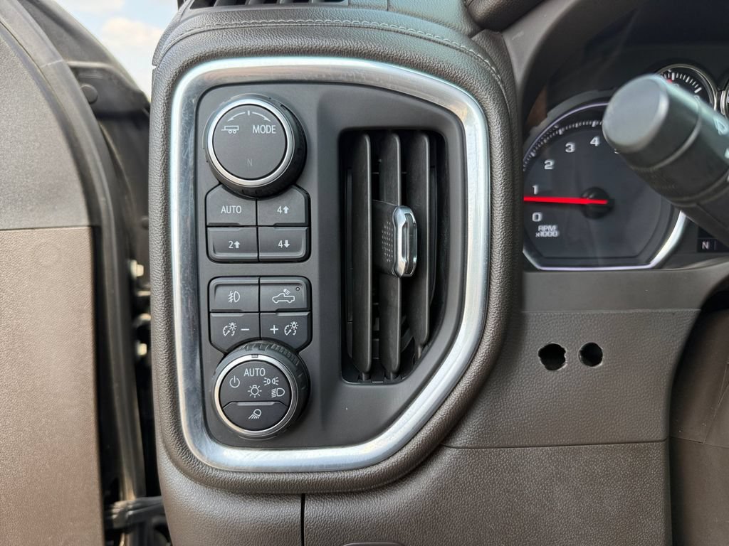 Used 2022 Chevrolet Silverado 2500 LTZ w/ LTZ Convenience Package AWD/4WD image 25