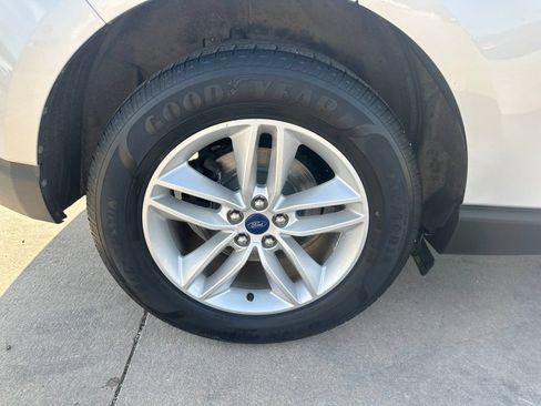 Used 2017 Ford Edge SEL w/ Equipment Group 201A AWD/4WD image 41