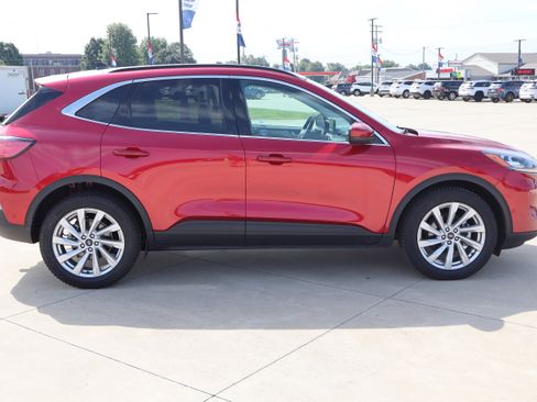 Used 2022 Ford Escape Titanium w/ Titanium Elite Package image 5