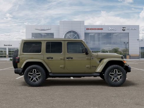 New 2026 Jeep Wrangler Unlimited Sahara AWD/4WD image 22