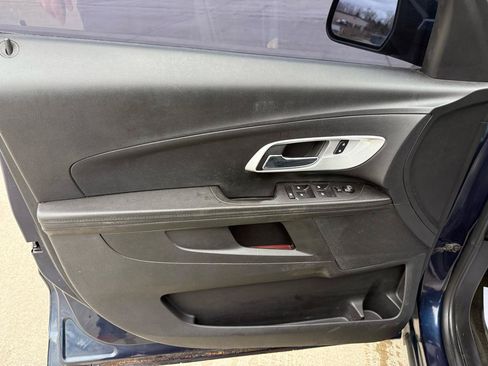 Used 2017 Chevrolet Equinox LT w/ Convenience Package FWD image 11
