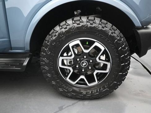Used 2025 Ford Bronco Outer Banks AWD/4WD image 16