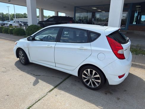 Used 2015 Hyundai Accent Sport FWD image 9