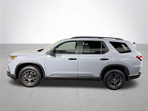 Certified 2025 Honda Pilot TrailSport image 10
