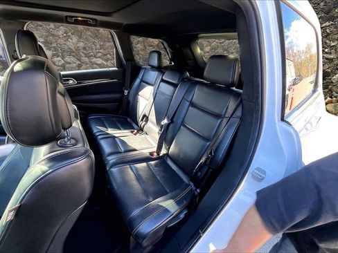 Used 2014 Jeep Grand Cherokee Overland w/ Advanced Technology Group AWD/4WD image 24