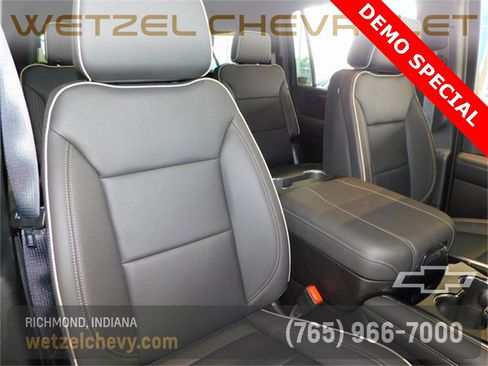 New 2025 Chevrolet Suburban Premier w/ Sun And Tow Package image 20