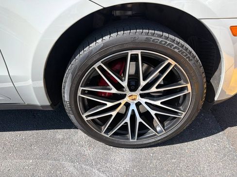 Used 2023 Porsche Macan S AWD/4WD image 15