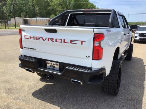 Used 2021 Chevrolet Silverado 1500 LT Trail Boss w/ Convenience Package II image 8