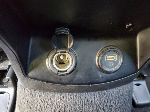 Used 2023 Kia Sorento LX image 12