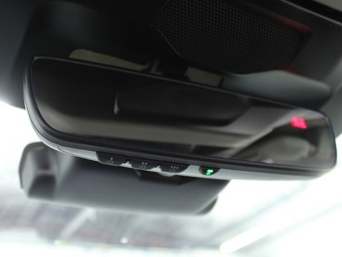 Certified 2025 Subaru Crosstrek 2.5i Limited w/ Crosstrek Mirror Package image 17