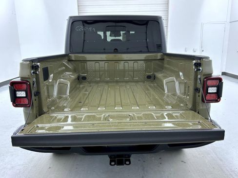 New 2026 Jeep Gladiator Willys image 21