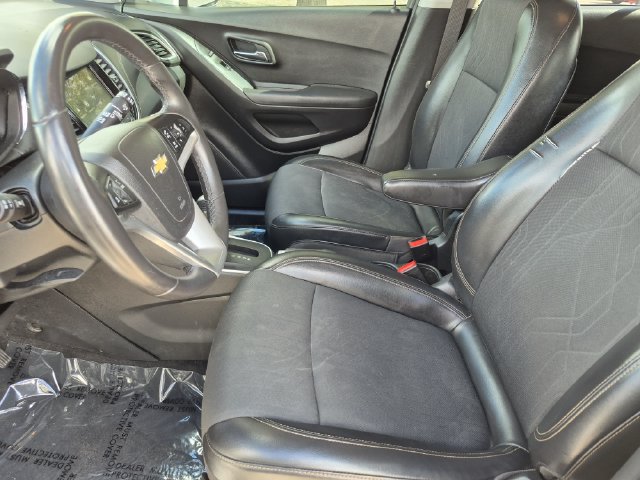 Used 2018 Chevrolet Trax LT w/ LT Convenience Package FWD image 20